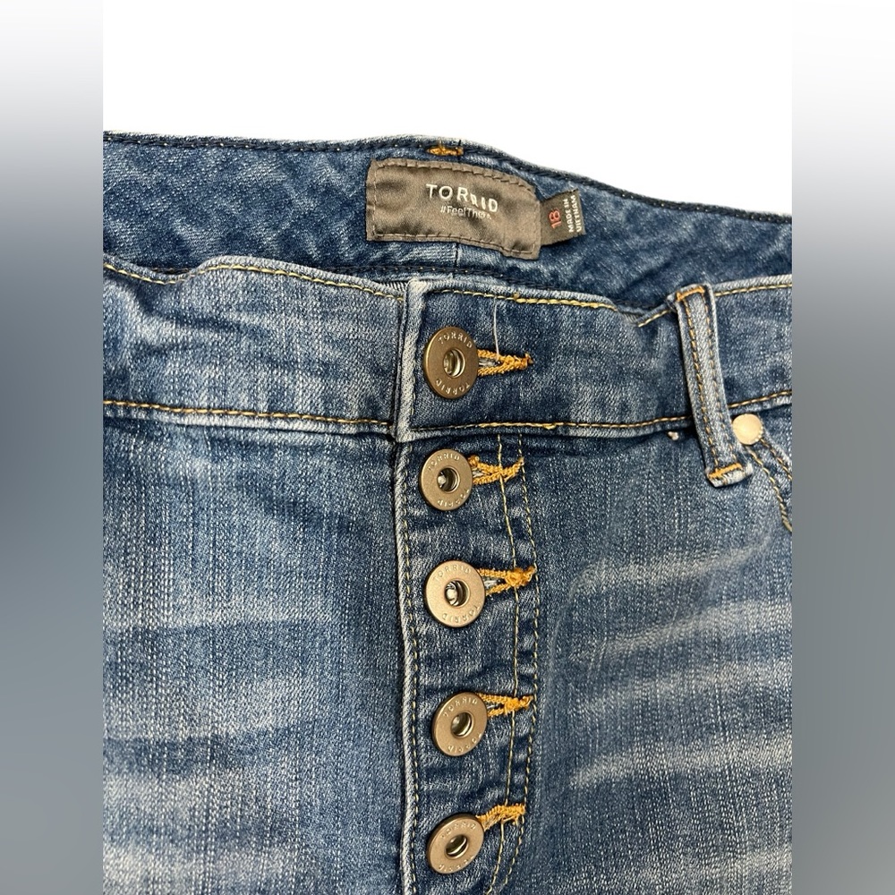 Torrid Button Fly Shorts - Picture 3 of 3